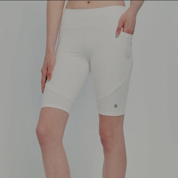 Lija Bike Shorts. White. Size Small. New.This compressive bike short is a grea - Picture 1 of 10
